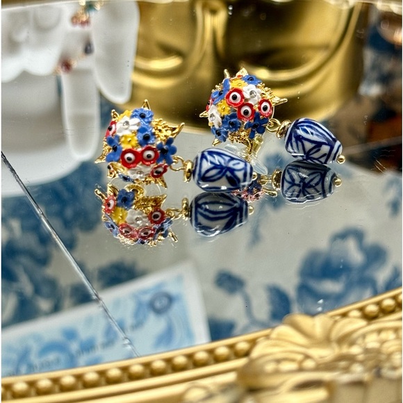 🆕 LES NEREIDES 🧿 NIB Flower Bouquet And Ceramic Bead Earrings - Picture 3 of 13